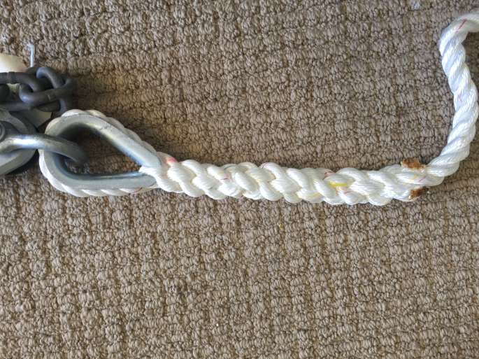 Spliced eye on a galvanized thimble